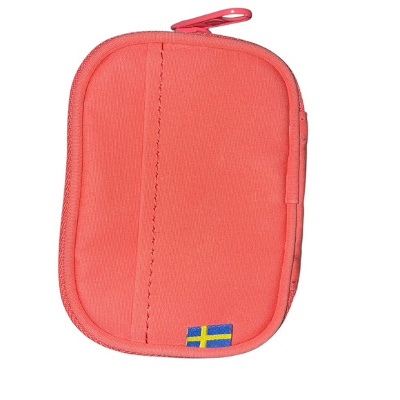 Fjallraven Pink Wallet - Picture 4 of 6